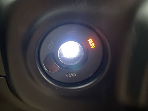 Used 2023 Jeep Wrangler Sahara image 28