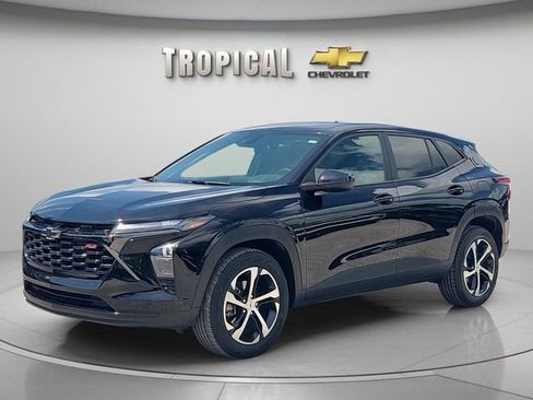 Used 2024 Chevrolet Trax RS w/ Driver Confidence Package FWD image 1