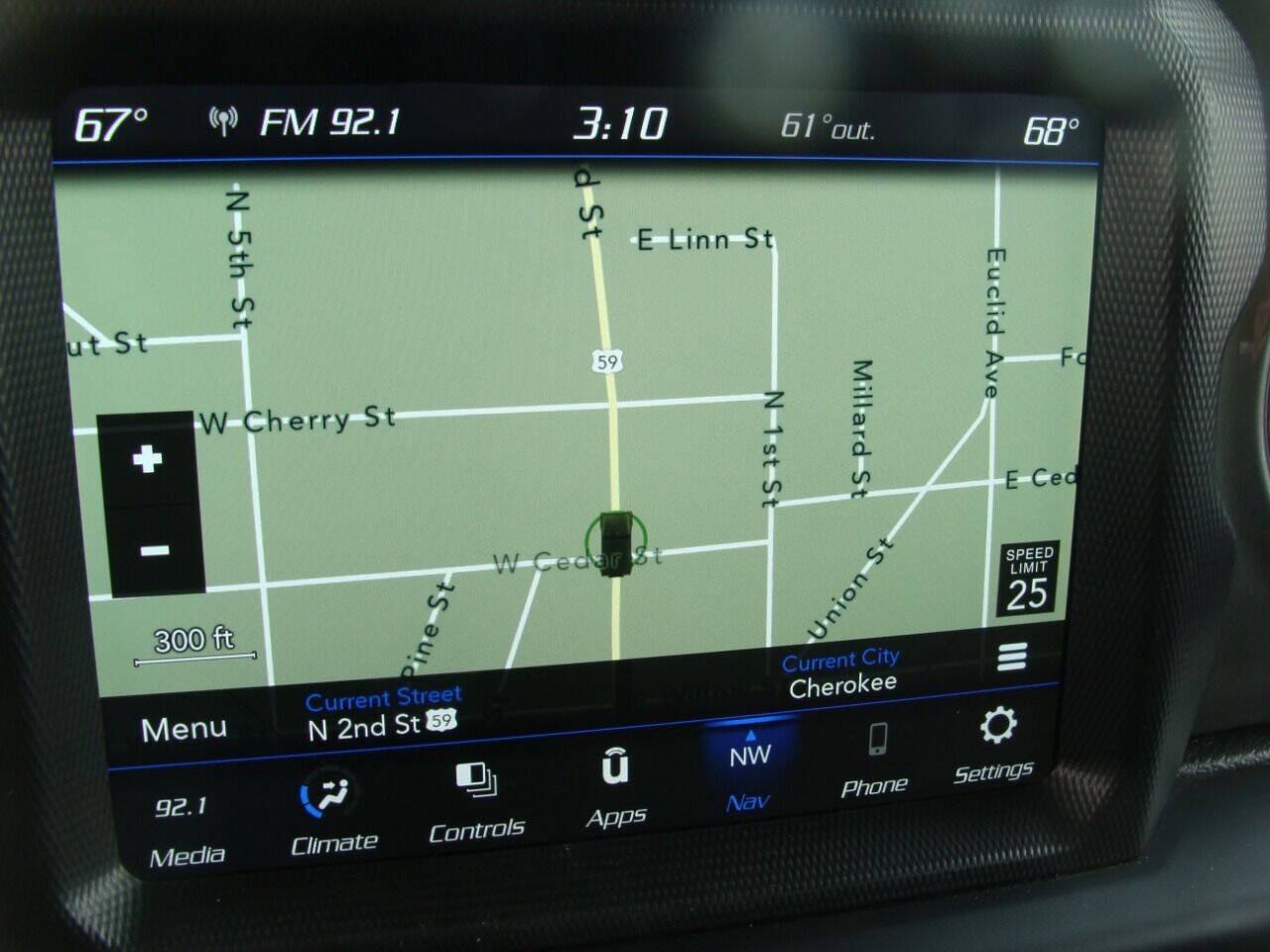 Used 2020 Jeep Wrangler Unlimited Sahara w/ Uconnect 4C Nav & Sound Group AWD/4WD image 11