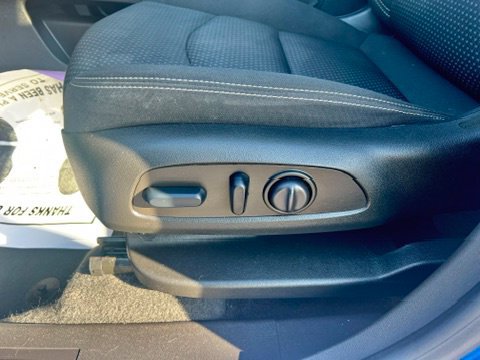 Used 2024 GMC Terrain SLE w/ Driver Convenience Package FWD image 17
