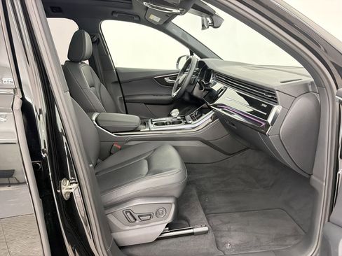 Used 2025 Audi Q7 3.0T Premium Plus w/ Premium Plus Package AWD/4WD image 25