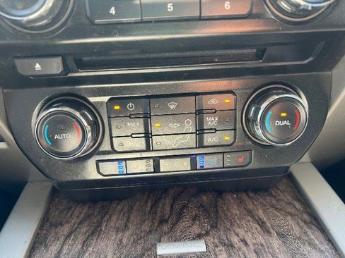 Used 2017 Ford F350 Lariat w/ Lariat Value Package image 26