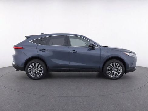 Used 2021 Toyota Venza Limited w/ Carpet Mat Package (TMS) AWD/4WD image 2