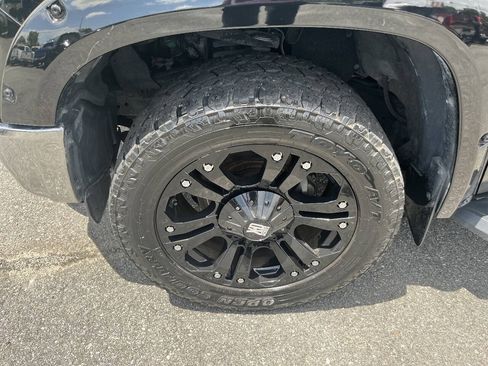 Used 2018 Toyota Tundra SR5 w/ SR5 Upgrade Package AWD/4WD image 18
