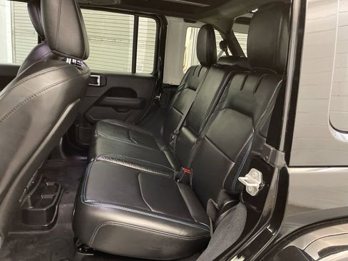 Used 2024 Jeep Wrangler High Altitude image 24