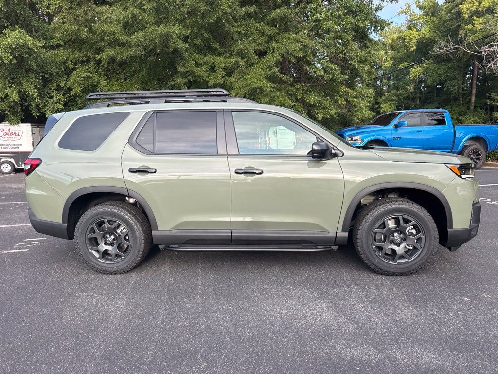 New 2026 Honda Pilot TrailSport image 2