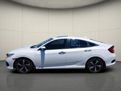 Used 2017 Honda Civic Touring image 4