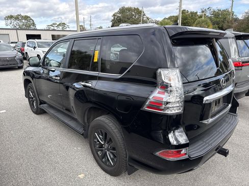 Used 2023 Lexus GX 460 Premium image 3