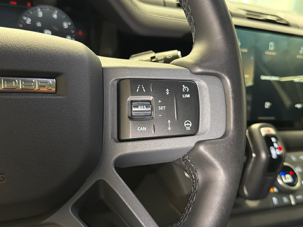 Used 2024 Land Rover Defender 130 X-Dynamic SE AWD/4WD image 26
