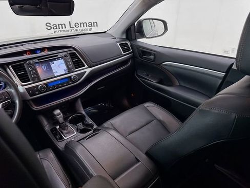 Used 2019 Toyota Highlander Limited image 25