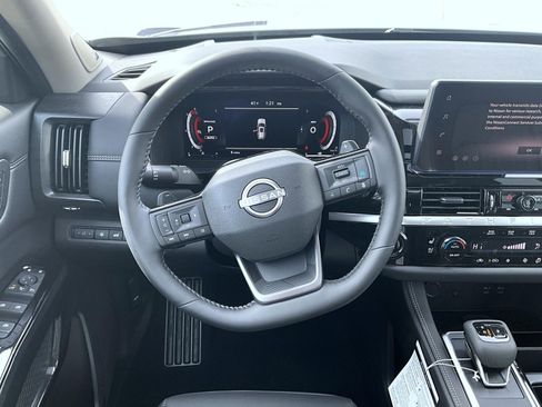 New 2026 Nissan Pathfinder Platinum image 13