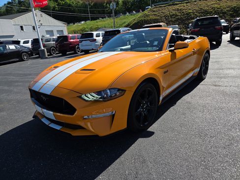 Used 2018 Ford Mustang GT Premium w/ Equipment Group 401A RWD image 8