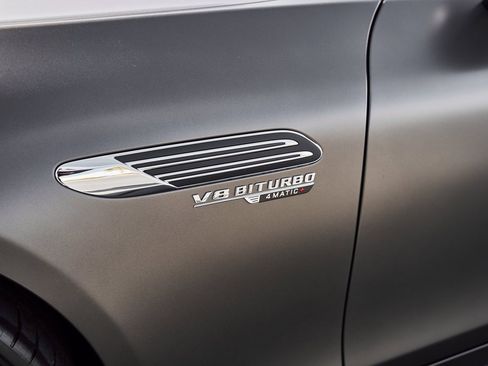 Used 2024 Mercedes-Benz SL 55 AMG 4MATIC image 9