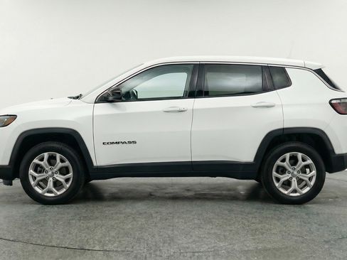 Used 2025 Jeep Compass Latitude image 5