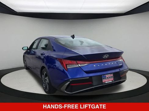 Used 2025 Hyundai Elantra Limited FWD image 4