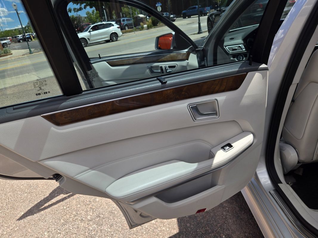 Used 2014 Mercedes-Benz E 350 4MATIC Wagon image 20