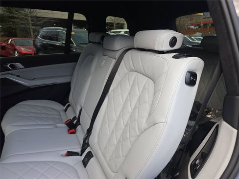 Used 2026 BMW X7 xDrive40i AWD/4WD image 15
