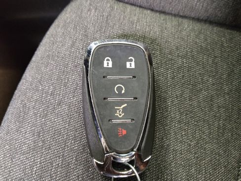 Used 2024 Chevrolet Equinox LT image 32