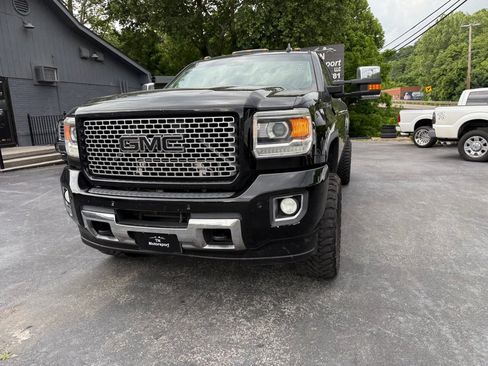 Used 2016 GMC Sierra 2500 Denali w/ Duramax Plus Package AWD/4WD image 68