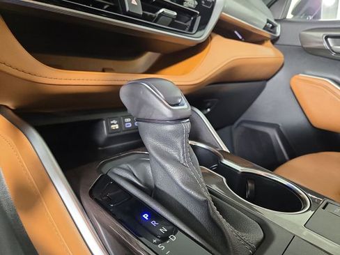 Used 2023 Toyota Highlander Platinum image 21