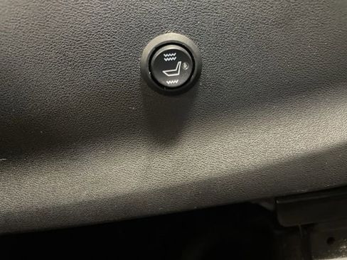 Used 2019 Nissan Kicks SV image 42