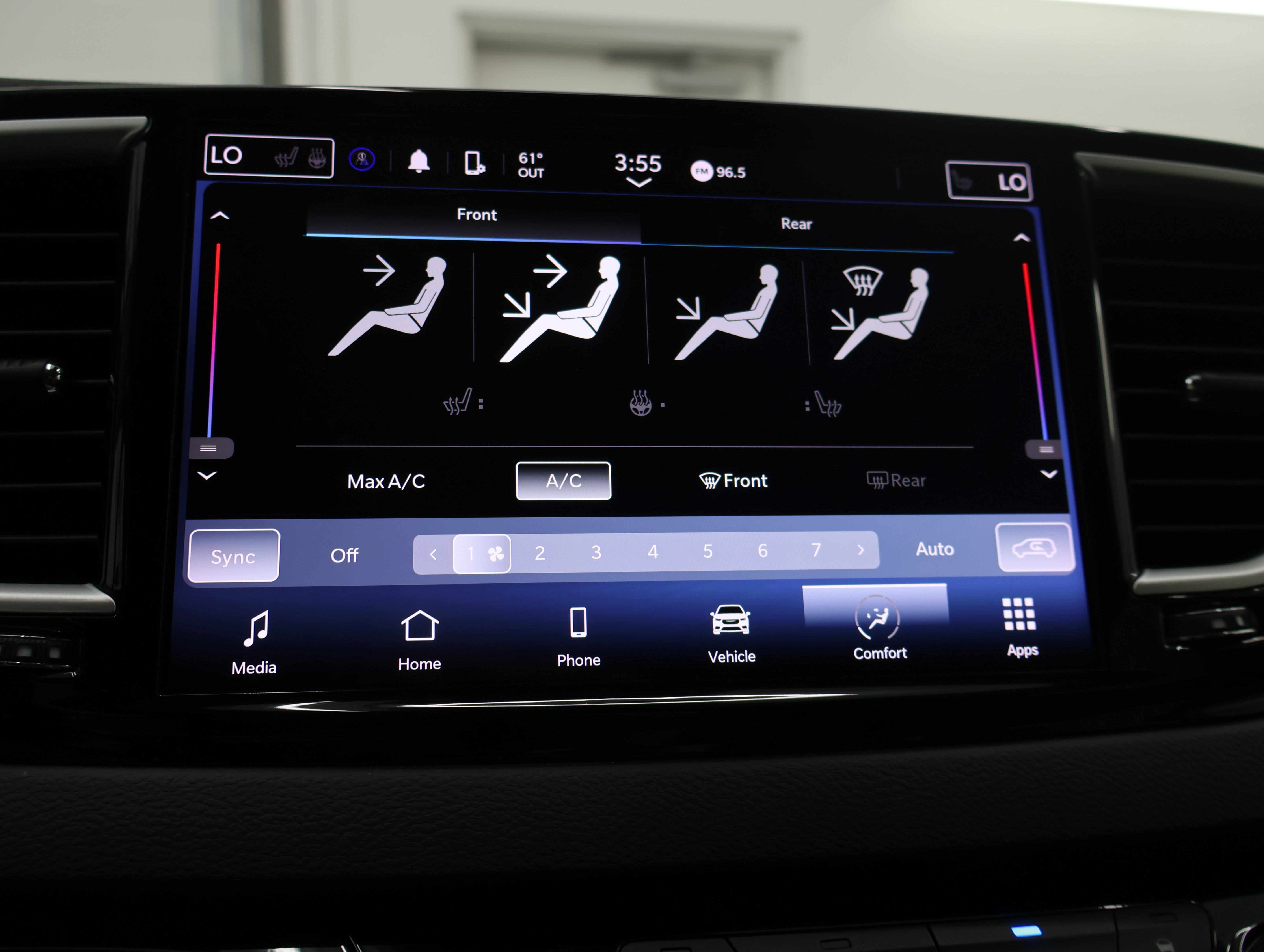 Used 2024 Chrysler Pacifica Touring-L FWD image 47