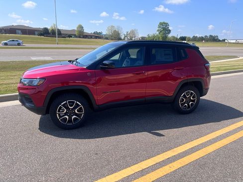 New 2026 Jeep Compass Trailhawk image 7