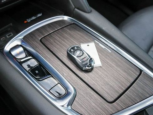 Used 2022 Buick Enclave Avenir w/ Avenir Technology Package image 26