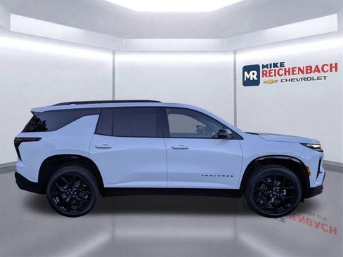 New 2026 Chevrolet Traverse RS image 3
