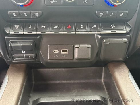 Used 2022 Chevrolet Silverado 2500 LTZ w/ LTZ Convenience Package AWD/4WD image 37