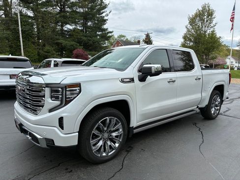 Used 2023 GMC Sierra 1500 Denali w/ Denali Reserve Package AWD/4WD image 2