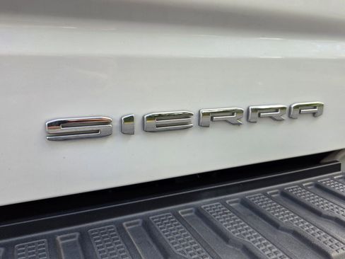 Certified 2021 GMC Sierra 1500 Denali w/ Denali Ultimate Package AWD/4WD image 14