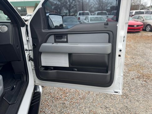 Used 2013 Ford F150 XLT w/ XLT Chrome Pkg image 24