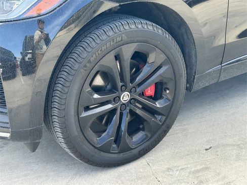 Used 2024 Jaguar F-PACE R-Dynamic S image 9