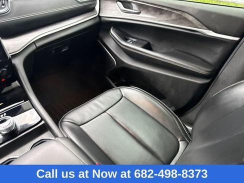 Used 2023 Jeep Grand Cherokee Limited w/ Luxury Tech Group II image 16