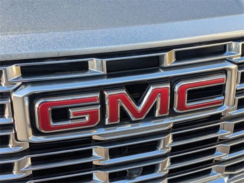 Used 2025 GMC Yukon Denali image 13