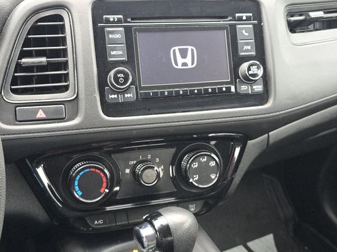Used 2019 Honda HR-V LX image 27