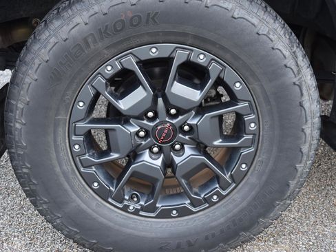 Used 2023 Nissan Frontier Pro-X w/ Pro-X Premium Package RWD image 18