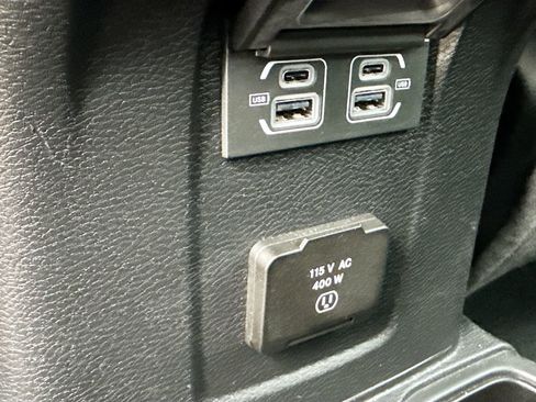 Used 2023 Jeep Gladiator Overland w/ Popular Equipment Package AWD/4WD image 29