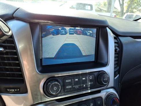 Used 2019 Chevrolet Suburban LT image 20