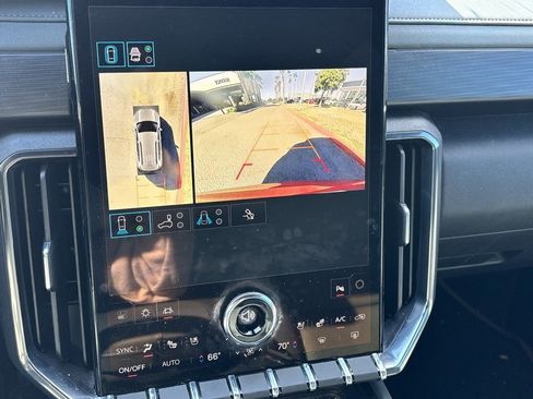 Used 2024 GMC Acadia AT4 w/ Luxury Package image 8