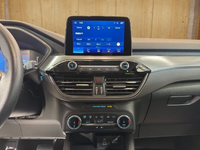 Used 2025 Ford Escape Active AWD/4WD image 14