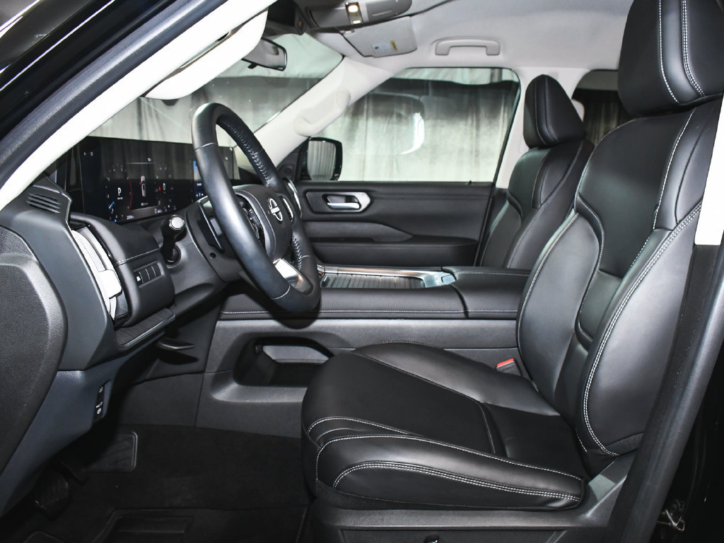 Used 2025 Nissan Armada SV AWD/4WD image 37