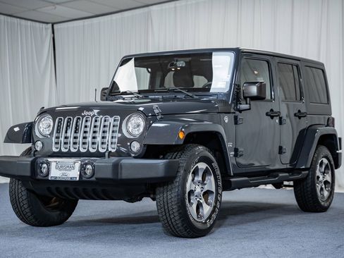 Used 2017 Jeep Wrangler Unlimited Sahara w/ Connectivity Group image 3