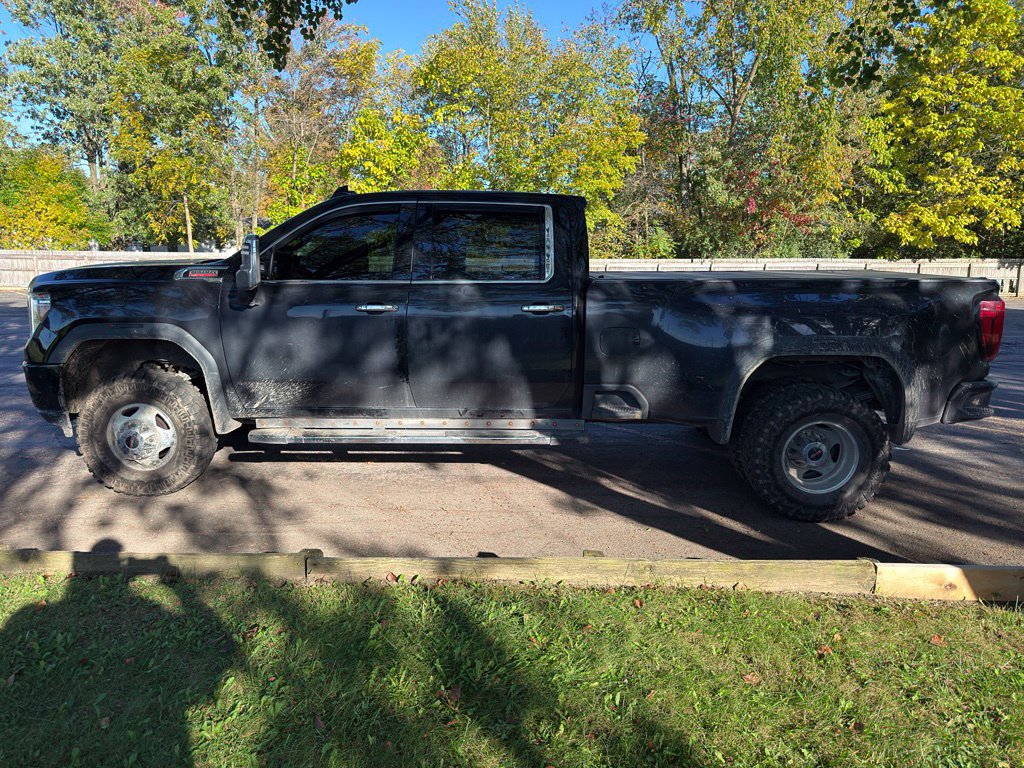 Used 2023 GMC Sierra 3500 Denali w/ Denali Ultimate Package AWD/4WD image 14