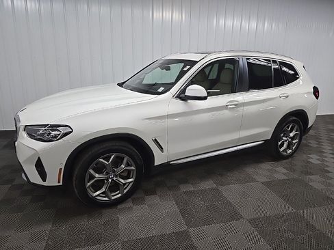 Used 2024 BMW X3 xDrive30i w/ Premium Package image 6