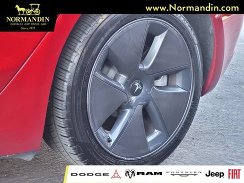 Used 2023 Tesla Model 3 Standard Range RWD image 3