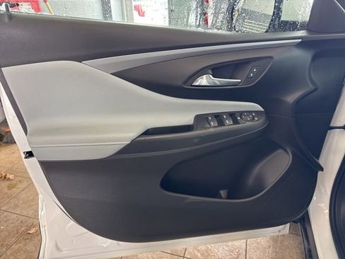 Used 2024 Buick Envista Preferred image 8