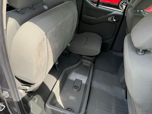 Used 2020 Nissan Frontier SV RWD image 51