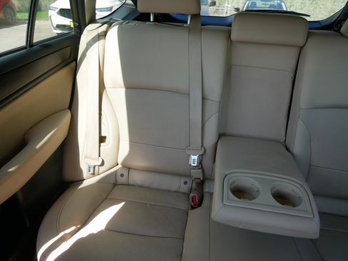 Used 2017 Subaru Outback 2.5i Limited AWD/4WD image 13